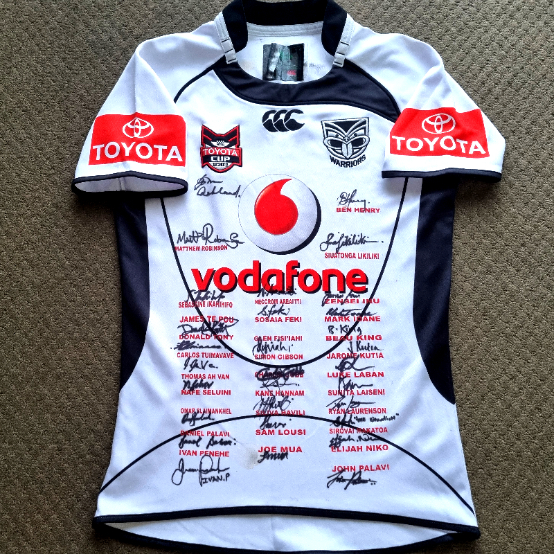 2009 U20 Away jersey 1.jpg